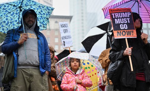 KİV: Etirazlar amerikalılarla Ağ Ev arasında siyasi böhrana səbəb olur