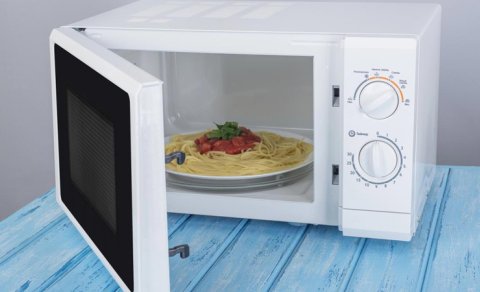 Mikrodalğalı sobada heç vaxt qızdırılmamalı olan 7 qida