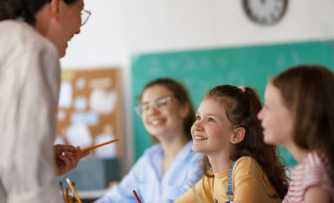 Uşağın dil bacarıqlarını inkişaf etdirməyin sadə yolu müəyyən edildi