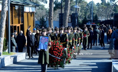 Milli Qəhrəman Şahin Tağıyev dəfn edildi - FOTO