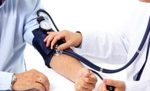 &ldquo;Ağ xalat sindromu&rdquo; - Həkim görəndə təzyiq niyə qalxır?