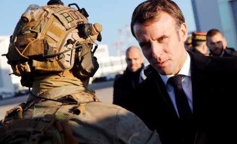 Fransız siyasətçi: "Bütün Fransa ordusu bir futbol stadionuna sığa bilər"