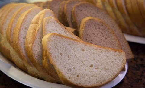 Diyetoloqlar çörəyi dondurucuda saxlamağı tövsiyə edir: Səbəb nədir?