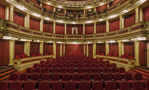 Dövlət teatrlarında baş rejissor ştatı ləğv edildi