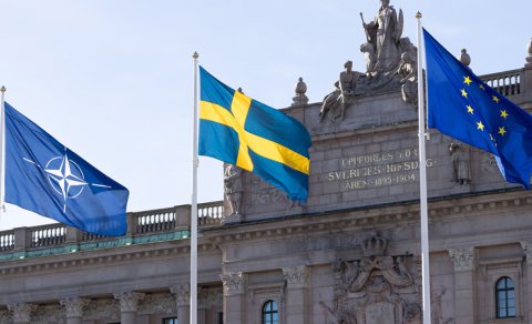 İsveç Britaniya və Fransanın nüvə silahlarını ölkədə yerləşdirməyi müzakirə edir