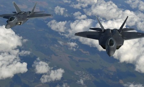 F-22 sirri: Niyə ABŞ-nin ən qorxulu qırıcı təyyarəsi daşıyıcıya enə bilmir?