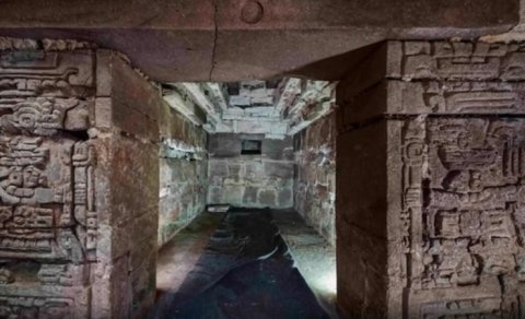 Meksikada "bulud xalqı"na aid zəngin bəzədilmiş məzar tapıldı