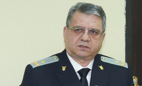 Kamran Əliyev prokuroru işdən çıxardı