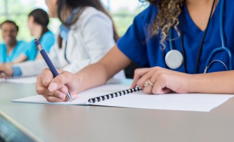 Tibb universitetləri bağlanacaq?