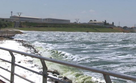 Böyükşor gölündə köpüklənmənin altında dayanan problem - VİDEO