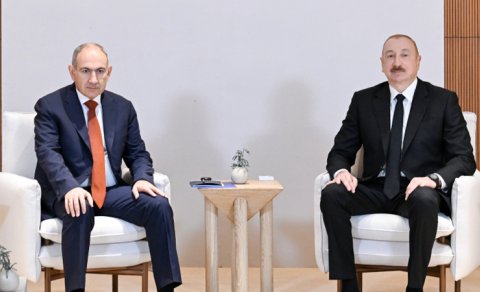 İlham Əliyev və Nikol Paşinyan arasında geniş tərkibdə görüş keçirildi - YENİLƏNİB