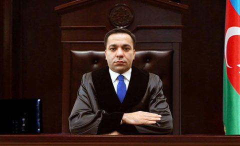 Rüşvət almaqda ittiham olunan sabiq hakim barədə qərar verildi