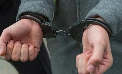 
Bakıda liseydə müəllimini güllələyən şagird həbs edildi