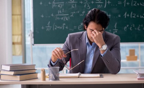 Müəllim nüfuzuna güllə atıldı
