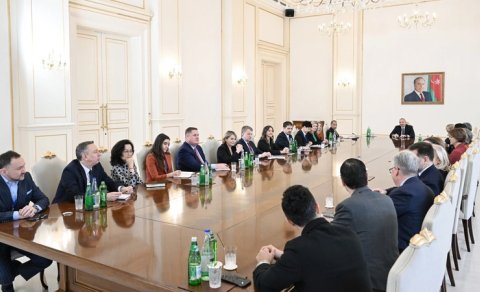 
Prezident ABŞ Ticarət Palatasının nümayəndə heyətini qəbul etdi - FOTO