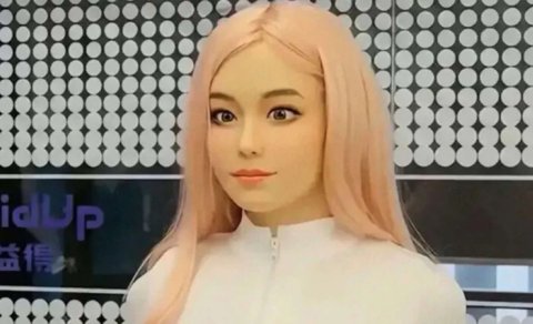 İnsan kimi hərəkət edir, cavab verir, hətta bədən istiliyi də var