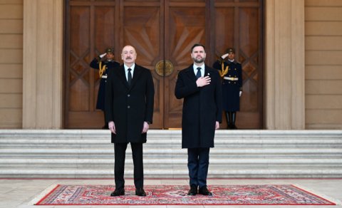 Bakıda ABŞ-ın vitse-prezidentinin rəsmi qarşılanma mərasimi oldu - YENİLƏNİB