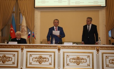 Ramiz Mehdiyevin Rusiyaya zəng edərək danışdığı qadının kimliyi məlum oldu