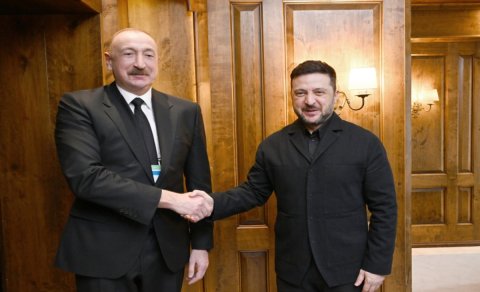 İlham Əliyev və Volodimir Zelenski görüşüb