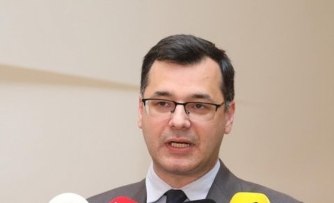 Nazirin müşaviri vəzifəsindən azad edildi