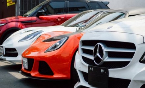 
Gömrük terminalında maşının altından meyit tapıldı