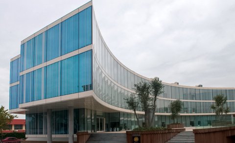 Milli İdman Tibb və Reabilitasiya Elmi-Praktiki İnstitutuna məxsus avtomobil hərraca çıxarılır