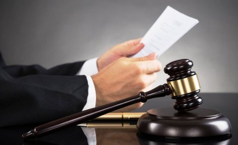 Vəzifəli şəxsin ölkədən çıxışına məhdudiyyət qoyuldu