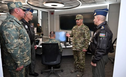 Zakir Həsənov hava hücumundan müdafiə bölmələrinin fəaliyyətini yoxlayıb