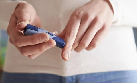 Qan şəkərinin səviyyəsini normallaşdırmaq üçün nə yemək lazımdır?