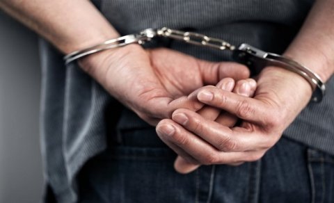 Məhkəmə "özünü tanımayan" vətəndaşı həbs etdi