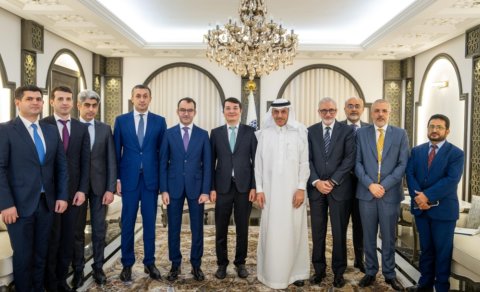 İqtisadiyyat nazirinin birinci müavini İslam İnkişaf Bankı Qrupunun rəhbər şəxslərilə görüşüb