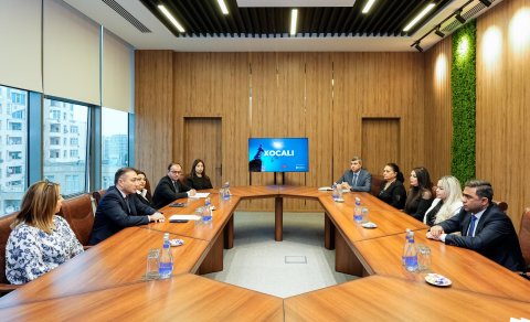 Xocalı soyqırımı qurbanlarının ailə
üzvləri ilə görüş olub