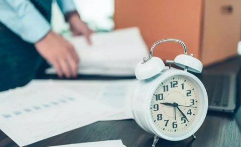 Azərbaycanda iş saatları dəyişdirilir?