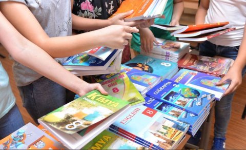 Nazirlik 500 min manatlıq dərslik istehsal edəcək