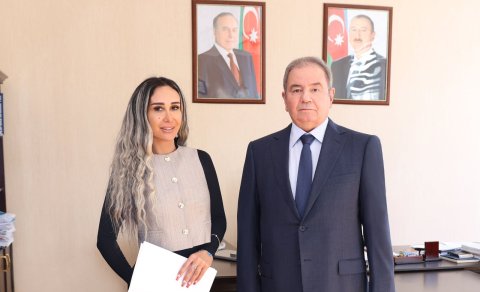 Azərbaycan mətbuatında İLK: Rəqəmsal əkiz müsahibə verib