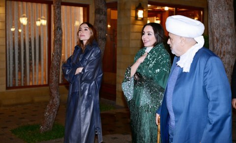 Prezidentin qızları iftar mərasimində - FOTOLAR