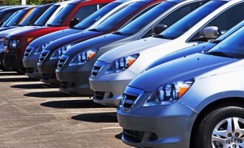 Maliyyə Nazirliyinə məxsus 3 avtomobil bu qiymətə satıldı