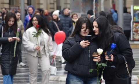 Azərbaycanda qadınlar harada çalışır, nə qədər maaş alır? - RƏQƏMLƏR