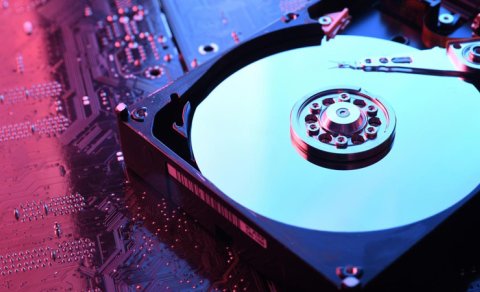 Disk dövrünün sonu: Niyə CD və DVD-lər artıq istifadəçilərə lazım deyil?