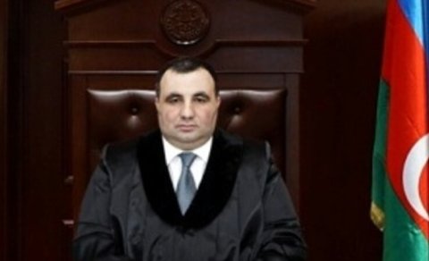 Tağı Əhmədovun hakim oğlu şikayətinə baxdığı vətəndaşdan şikayətçi oldu