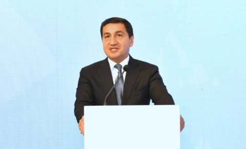 Hikmət Hacıyev: Bu gün Ermənistan və Azərbaycan sülh gündəliyini dərinləşdirir