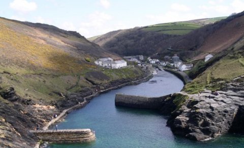 İngiltərədə sirli sehr dünyasına malik kənd var