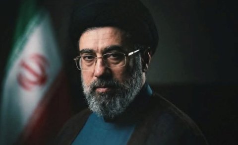 "Xameneyi komadadır"