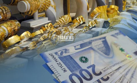 
Bayramqabağı Bakı univermaqlarında qızılın qiyməti