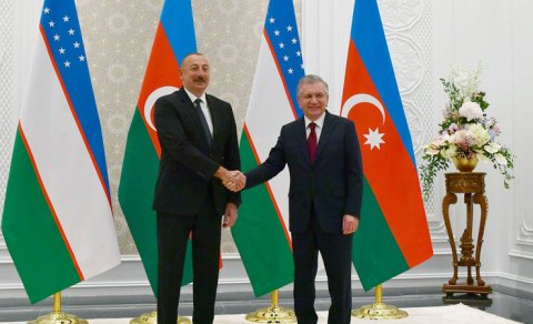 
İlham Əliyevlə Şavkat Mirziyoyev arasında telefon danışığı oldu