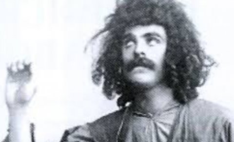 Nənəsinin paltarını oğurladı, qohumları ondan imtina etdi - Səhnəmizin "Məcnun"u