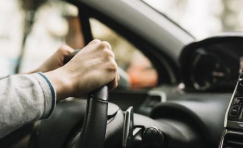 Yeniyetmə sürücülərin törətdiyi qəzaların sayı niyə artır? - VİDEO