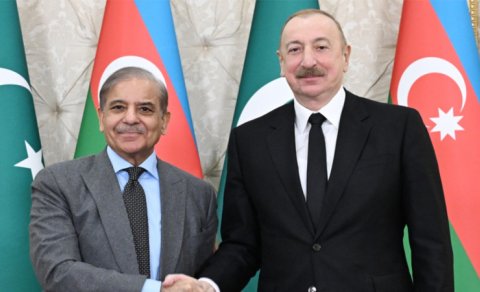 Prezident Şahbaz Şərifi təbrik etdi
