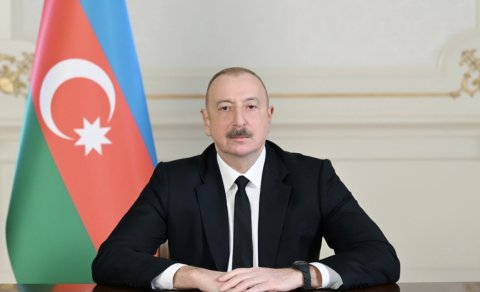 İlham Əliyev banqladeşli həmkarını milli bayram münasibətilə təbrik edib