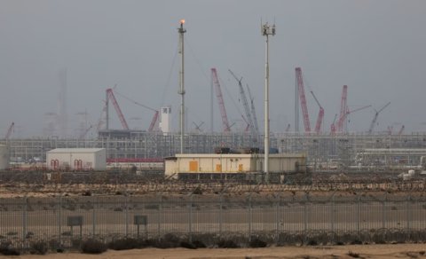 İranla bağlı əməliyyat səbəbindən helium qıtlığı çip və dron istehsalını poza bilər